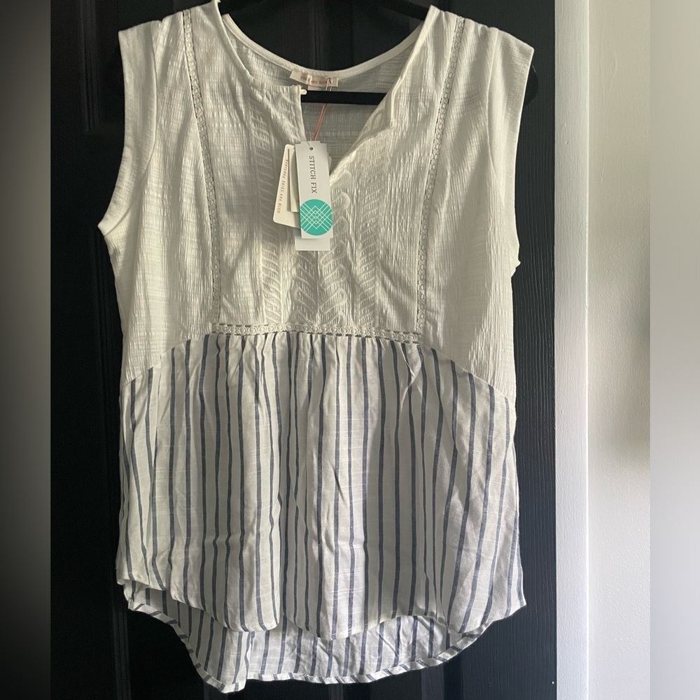 New With Tag Skies Are Blue Sleeveless Top Size Medium